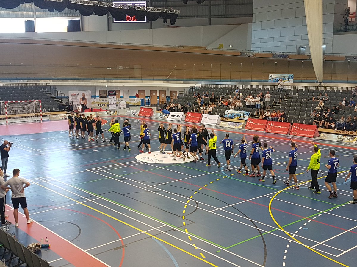 And so to the final game of the day - a clash of the big boys of @LondonGD and @NEMHAWKSHC to decide the men's National Champions in the #handballfinals - play well gents!
