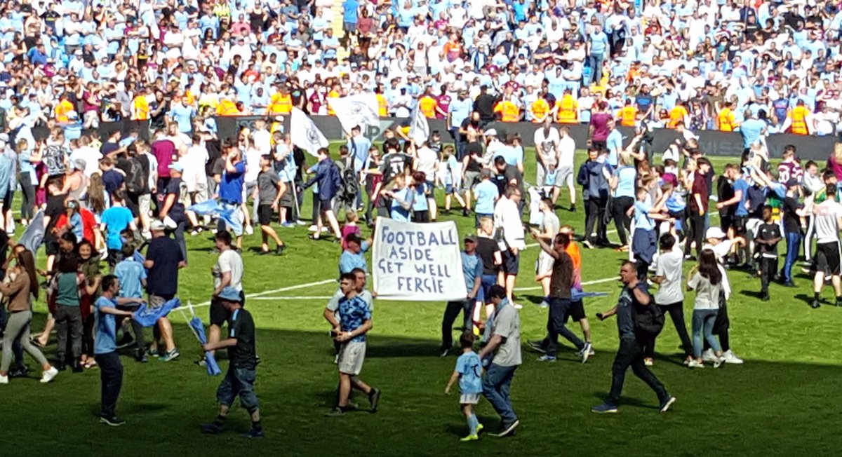 piersmorgan's tweet image. Brilliant to see this from City fans.👏👏