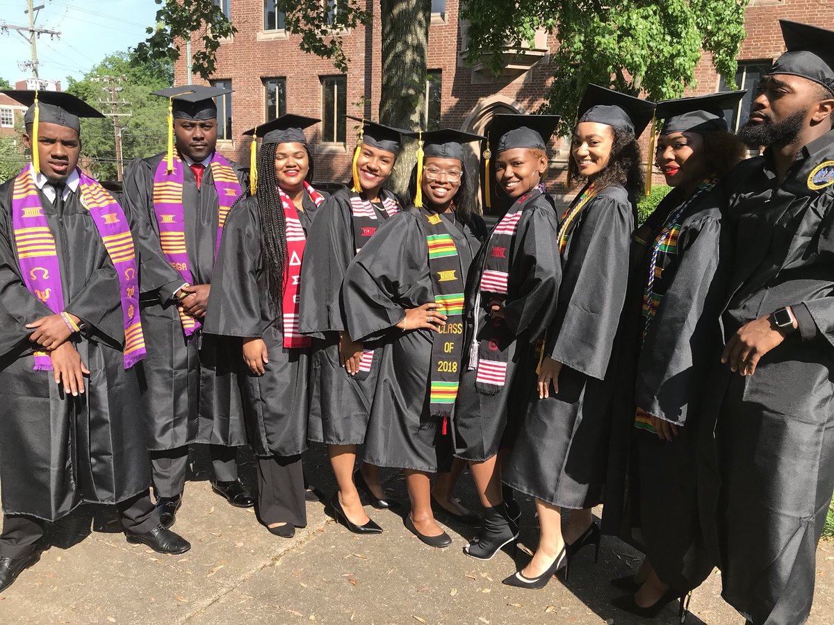krshotit's tweet photo. “In living color when they want us dead.” 🎓⚠️💤 #FiskUniversity #GangGang #FourYearsStrong #Fisk18 #StepyaGangUp #SonsandDaughtersEverontheAltar #OurHBCU #datBlueANDdatGold https://t.co/8LkyBOF8Nk