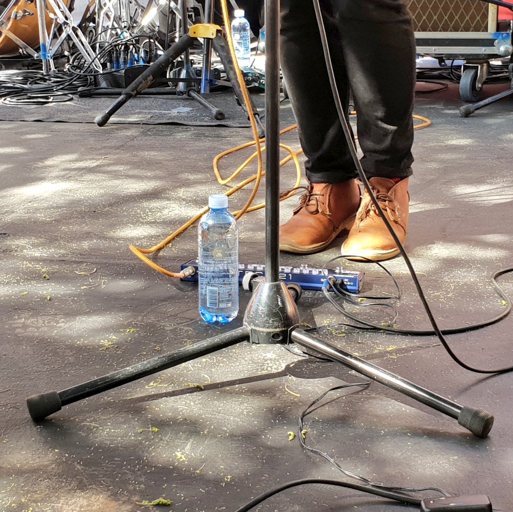 SARecStudios's tweet photo. #RandomFootShot @StoneJets @parkacoustics #samusic #livemusic https://t.co/LM3uxPhfm1