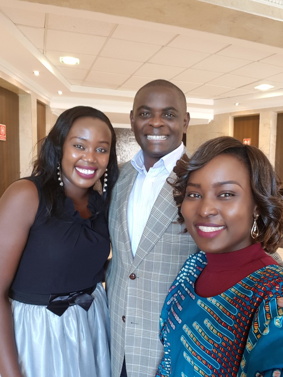 BinaMaseno's tweet photo. I refuse to give up on my Country - @alexawiti
The strongest weapon we can have in this country against all injustice & poor leadership is ACTIVE CITIZENSHIP. @daisyjerop @NyangePatience @scheafferoo @NerimaW @RoncliffeOdit #ELFGraduation2018 #HighClubLaunch #SmokinCountryOnHot https://t.co/VHP7RBDbNy