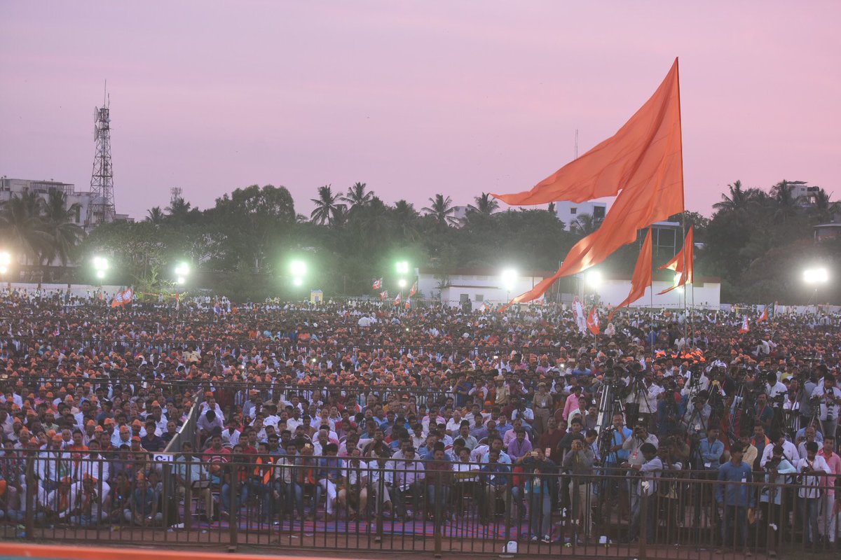 narendramodi's tweet photo. Some more glimpses from Hubballi. https://t.co/JqZJLeeyyu