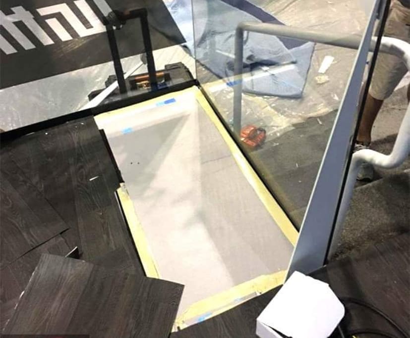 InsideTrackInc's tweet photo. Walking the show floor at NPE 2018 @PLASTICS_US. Giving support to our clients who are setting up for The Plastic Show! #NPE2018 #TheInsideTrackInc #EventProfs #Exhibits #Eventfurniture #EventFlooring https://t.co/zZaX00WsQu
