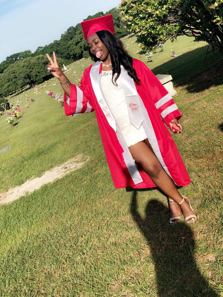 ya_its_quala's tweet image. -I DID IT 👩🏾‍🎓❤️ #LLKB💔