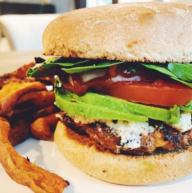 Get your buns ready for warmer weather! @cookithealthy is getting a head start with this turkey burger! ift.tt/2IeGqOP