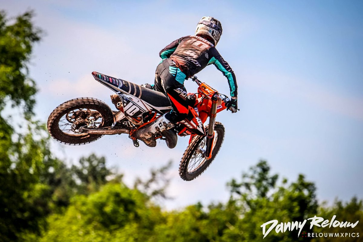 ShotRaceGear's tweet photo. Raivo Dankers flying to the overall victory in Mill!! ๐ช๐ผ
#DutchMastersofMotocross https://t.co/Lc5DZMp3HX