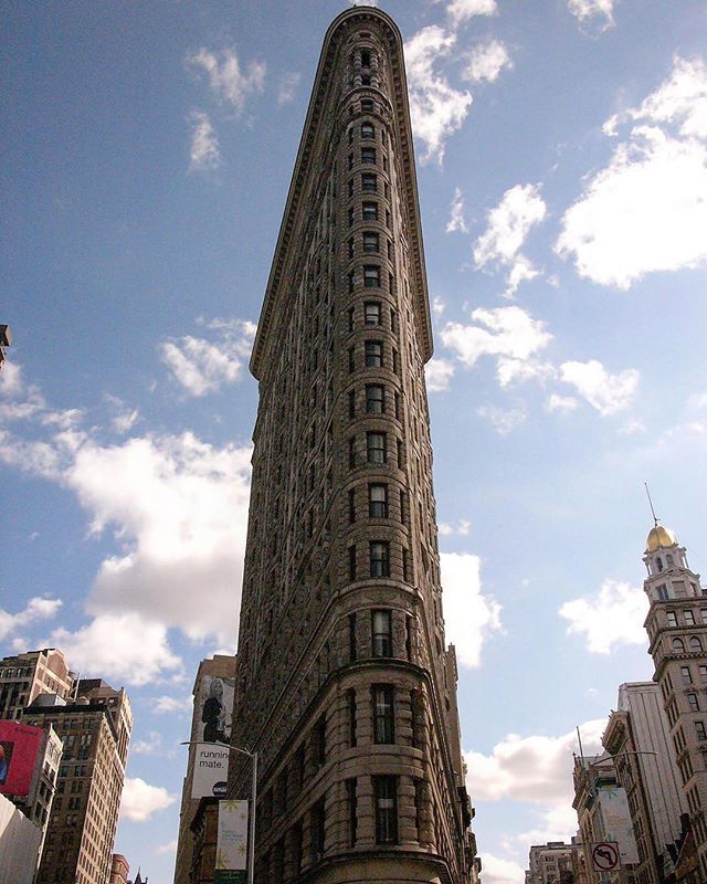 guille_lastra's tweet photo. Flatiron building NYC #leica #digilux2 #analogcamera #vintagedigital #glpixphoto #glpix https://t.co/rYQifMD68u https://t.co/5vBwSbwhdo
