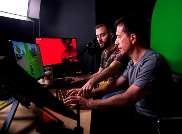 Parents of YouTube stars on dealing with kids who want to skip school to stream.  ottawamatters.com/national-news/… https://t.co/WO00rX8phI