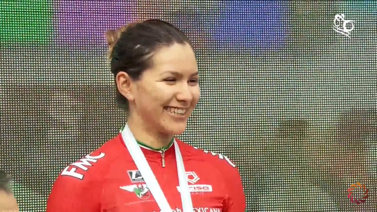 wrsimagenes's tweet photo. @yareliisalazar se cuelga la medalla de plata en la prueba de ruta del #PanamericanoDeRuta 2018 https://t.co/xXrvRLOAUa