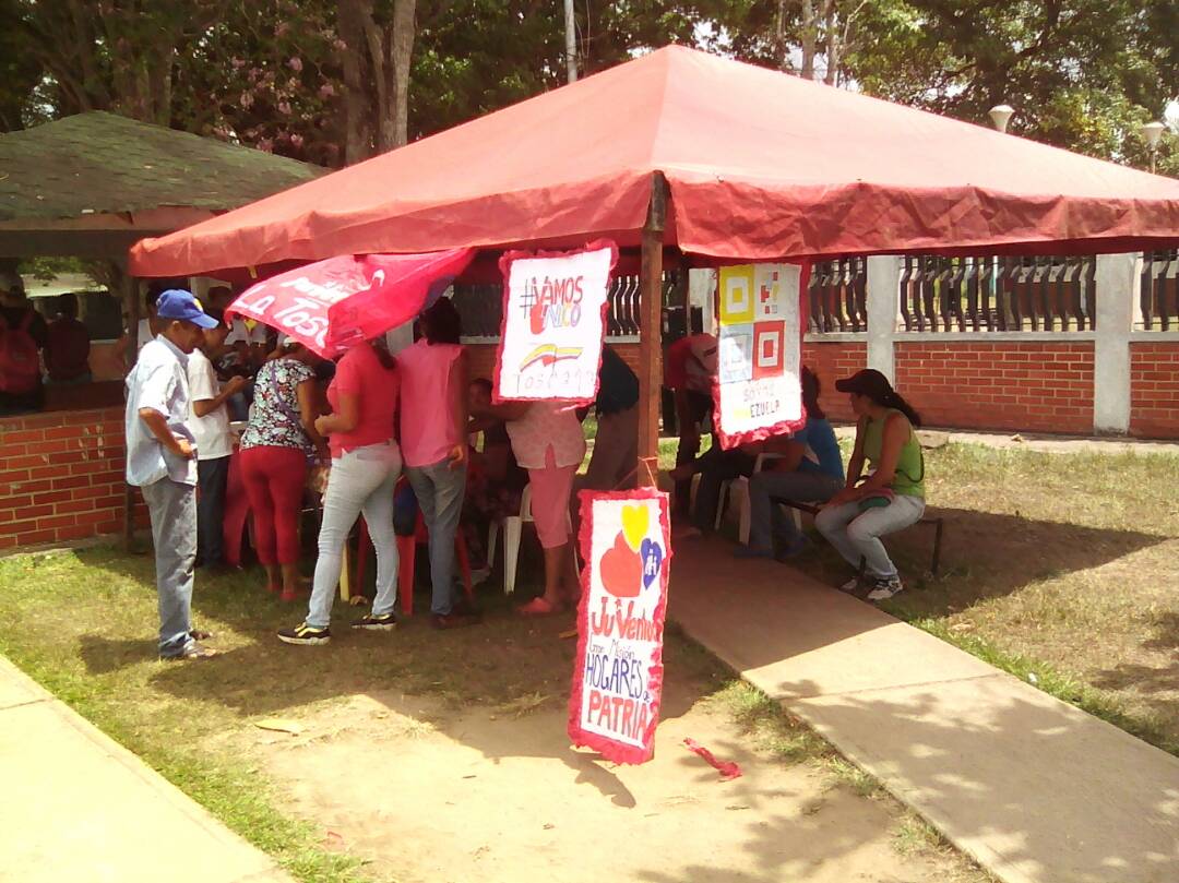 MSVMONAGAS1's tweet photo. @NicolasMaduro  #JustoAhora  #MovimientoSomosVenezuela activos en el simulacro para estas elecciones del #20Mayo @yelitzePSUV_ @MariaVallenil15  #JuntosSomosMas  @MSVMONAGAS1 https://t.co/Dx4x6A9OIH