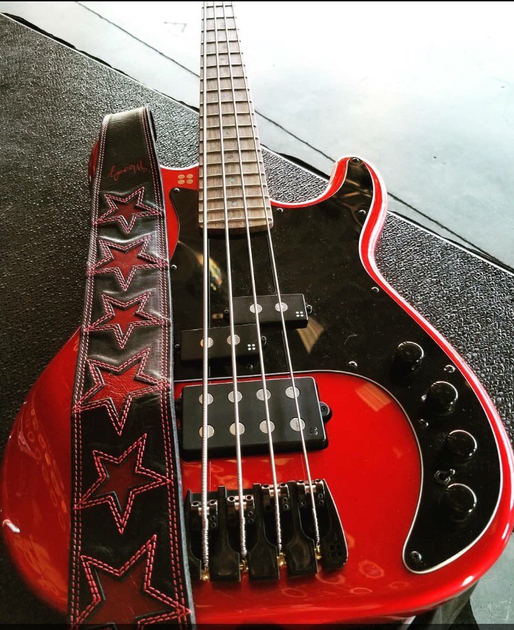 This six star strap and Jeff Lockerman’s bass looks so good together . You can see this beautiful strap  along with Jeffs amazing playing as he lays down the low end for Big &amp; Rich #sixstars#rednblack#bass#big&amp;rich