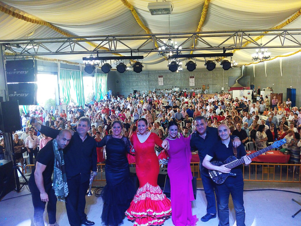 ForumTNazareno's tweet photo. Homenaje a Rocío Jurado con @MariaLozano2  @MerinoCintia y @Sandra_Arco y la orquesta de @josemifasol en @Aytoparadas https://t.co/MZYUFw0kH0