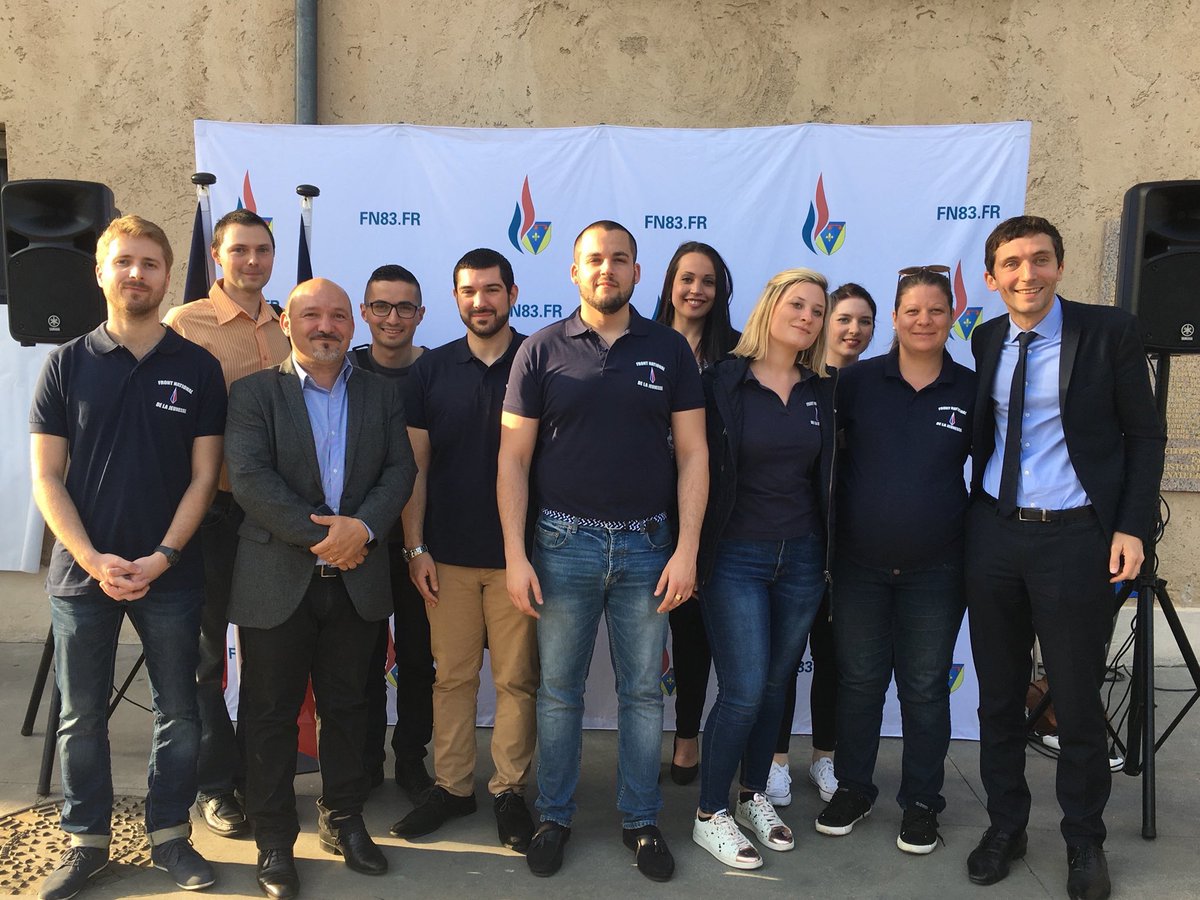 coline_houssays's tweet photo. Retour sur un week-end fort en actions militantes pour le #FNJVar.
@jsanchez_fn, nous a fait l’honneur de sa présence lors de l’apéritif départemental.
Puis nous nous sommes opposés à #LaMarcheDesMigrants, notre mobilisation fût un franc succès !
#RassemblementNational 🇫🇷 https://t.co/k7YIOCZcka