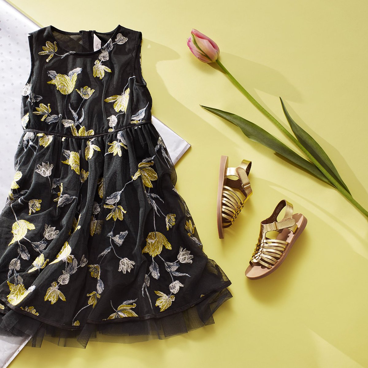 hmcolombia's tweet photo. ¡¡Tan linda como una flor!! 🌷 Conoce todos los look´s para las más pequeñas de casa. Estamos en Parque La Colina C.C, Fontanar C.C, Multiplaza Bogotá y Plaza Central C.C. #HMCOLOMBIA  #HMKid https://t.co/lOH1nPeSat