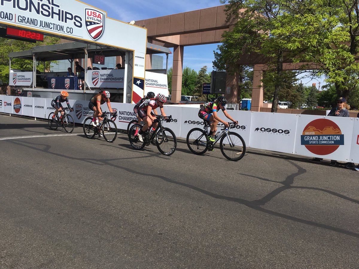 mitcyclingteam's tweet photo. The break is back to 8, Tori in the chase group with 4 laps to go #collnats https://t.co/Uz1xzyndak