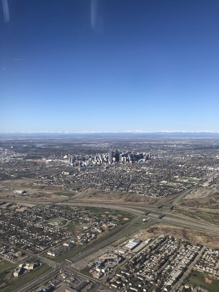 kkvasilopoulos's tweet photo. Another beautiful day @FlyYYC @AirCanada #saskbound https://t.co/QS74I6sRkY