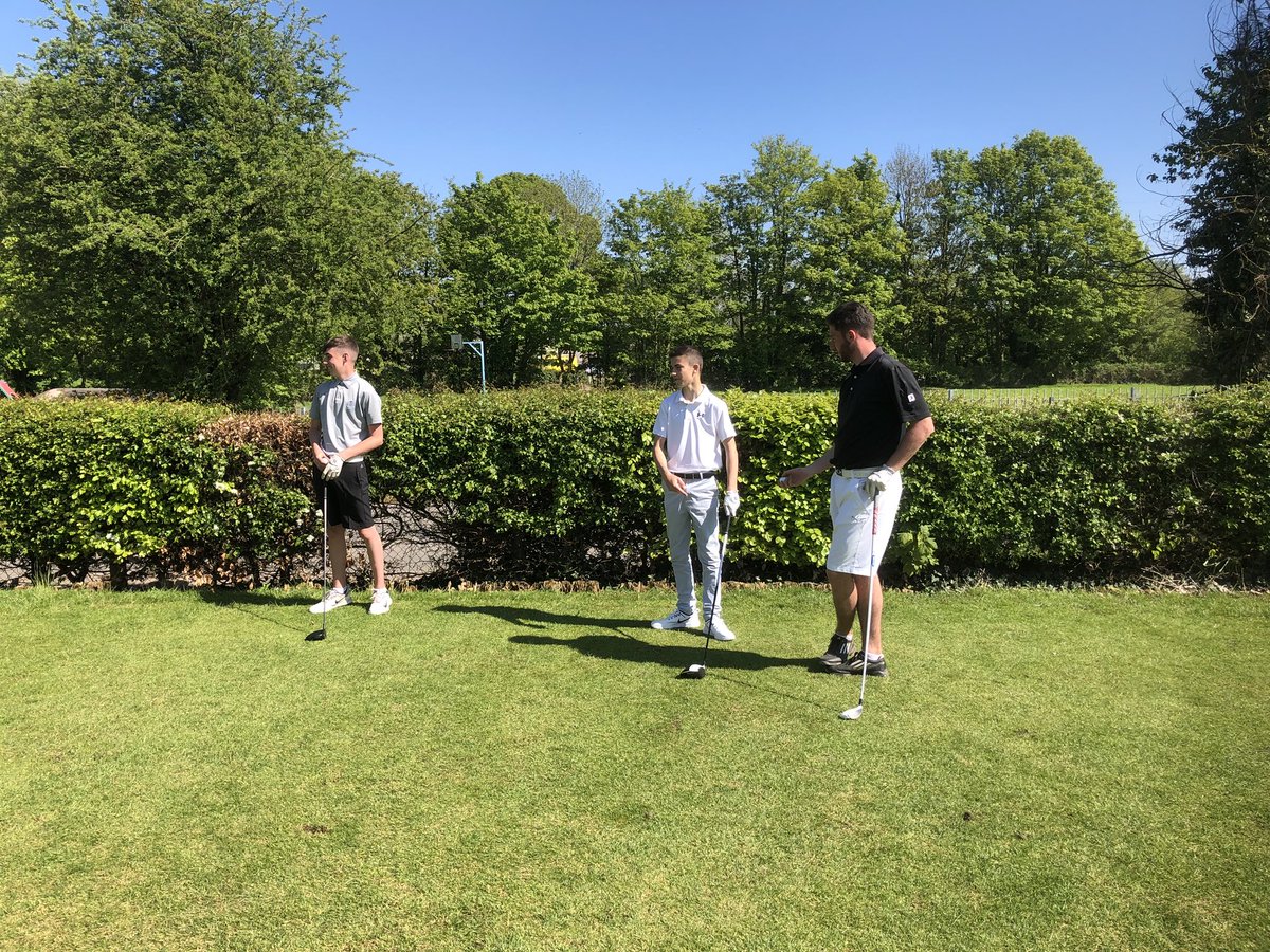 llanwernGCjnrs's tweet photo. Another great turnout for our junior competition this afternoon. Some great progress being made by our division 2 players and some pressure in the division 1 as it’s the club champs..😁👊 https://t.co/HMetriX2dn