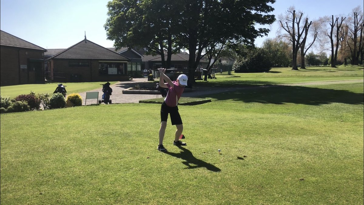 llanwernGCjnrs's tweet photo. Another great turnout for our junior competition this afternoon. Some great progress being made by our division 2 players and some pressure in the division 1 as it’s the club champs..😁👊 https://t.co/HMetriX2dn