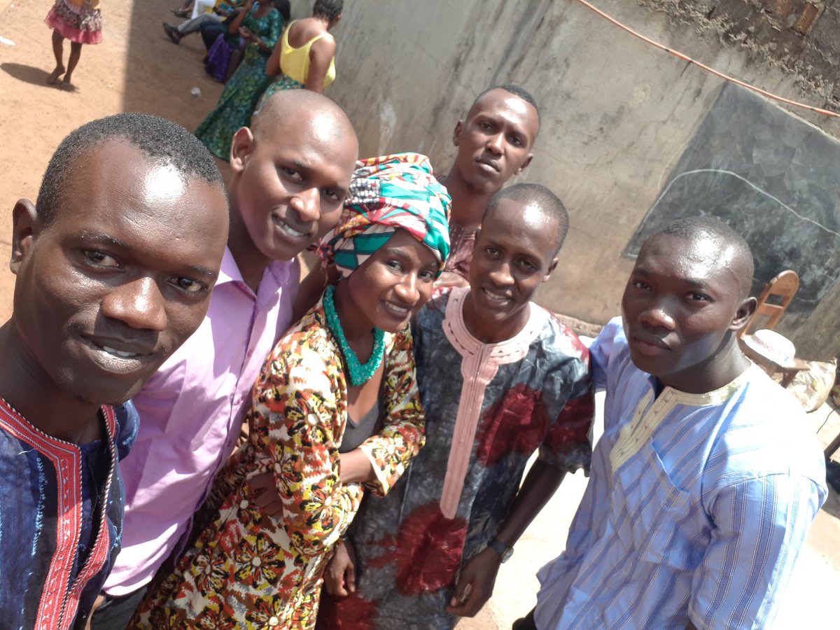 Conakry_Life's tweet photo. Rencontre, partage, joie. Aujourd'hui on célèbre l'union de 2 amoureux. Je leurs souhaite plus de bonheur.
#BestTimeInGuinea #Kibaro #224Fierté #loeilcurieux #Wedding #Mariage https://t.co/y3Qagcmr9g
