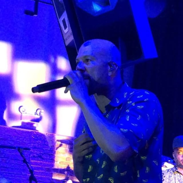 andrewzimmern's tweet image. A big night benefiting @alzassociation #endalz #aroundthetable ...After an incredible meal @alinearestaurant from @grant_achatz @briseistdg @mikebagale @simon.a.davies @garyooooo we all hung with Common for a few hours and had our minds blown. Insane tal… bit.ly/2JVapZ5