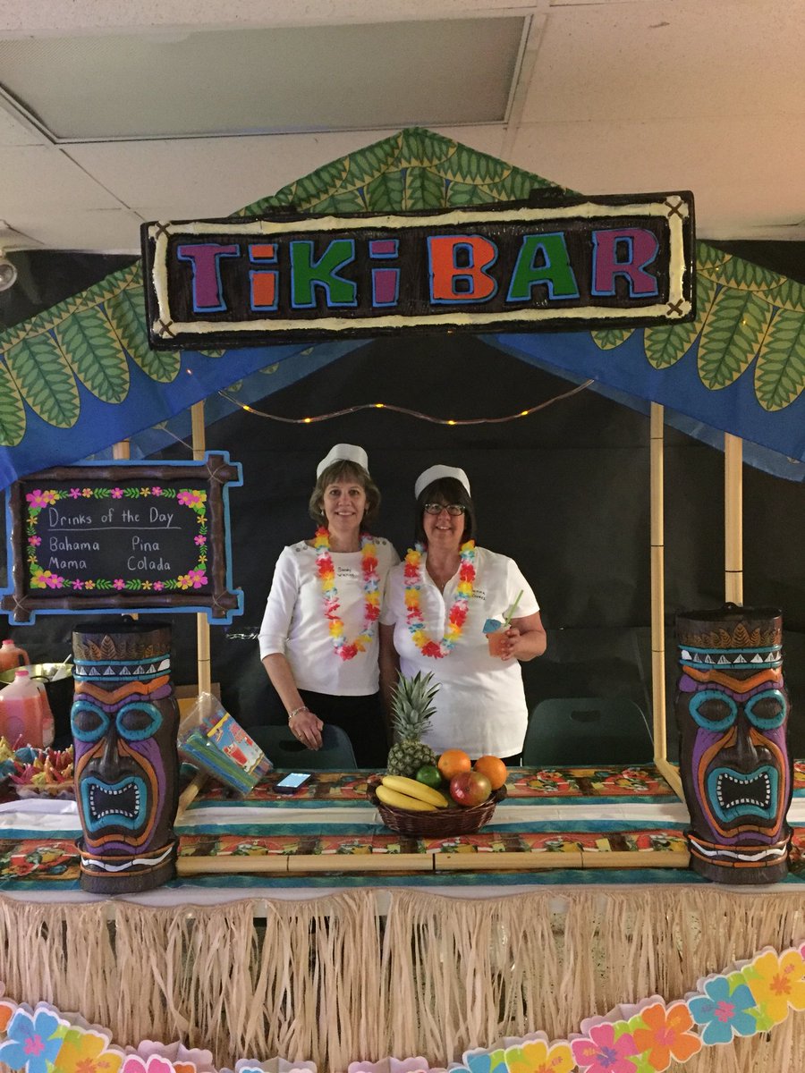 Kovacs4Donna's tweet photo. Amazing time at after prom. Thanks to Debbie Hiles &amp; Bob Craft for organizing a spectacular evening. Many thanks to all the volunteers who helped the seniors have memories of a lifetime. https://t.co/U0SkReix85
