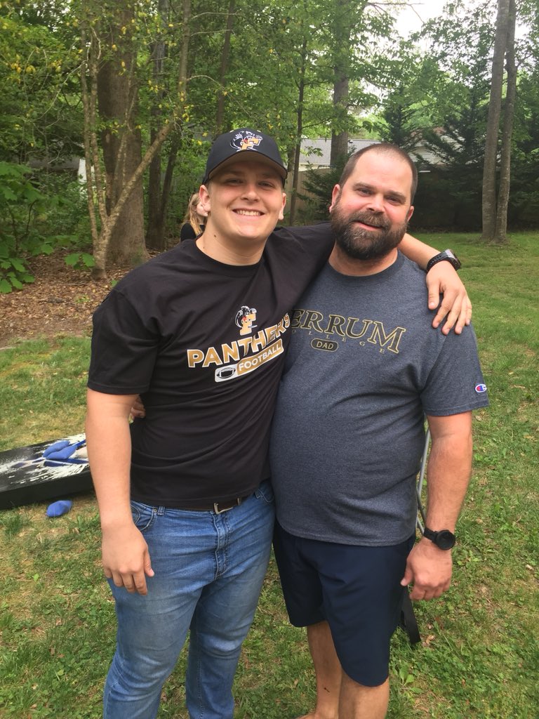 Noahkuehn30's tweet photo. Iโm proud to announce that I will be attending Ferrum College and playing football. Huge thanks to my Dad and Coach Hooker for helping through the process and everyone who has helped me get here. #ferrum22 #blackhats๐โซ๏ธ๐ค https://t.co/ds2gPDxIM5