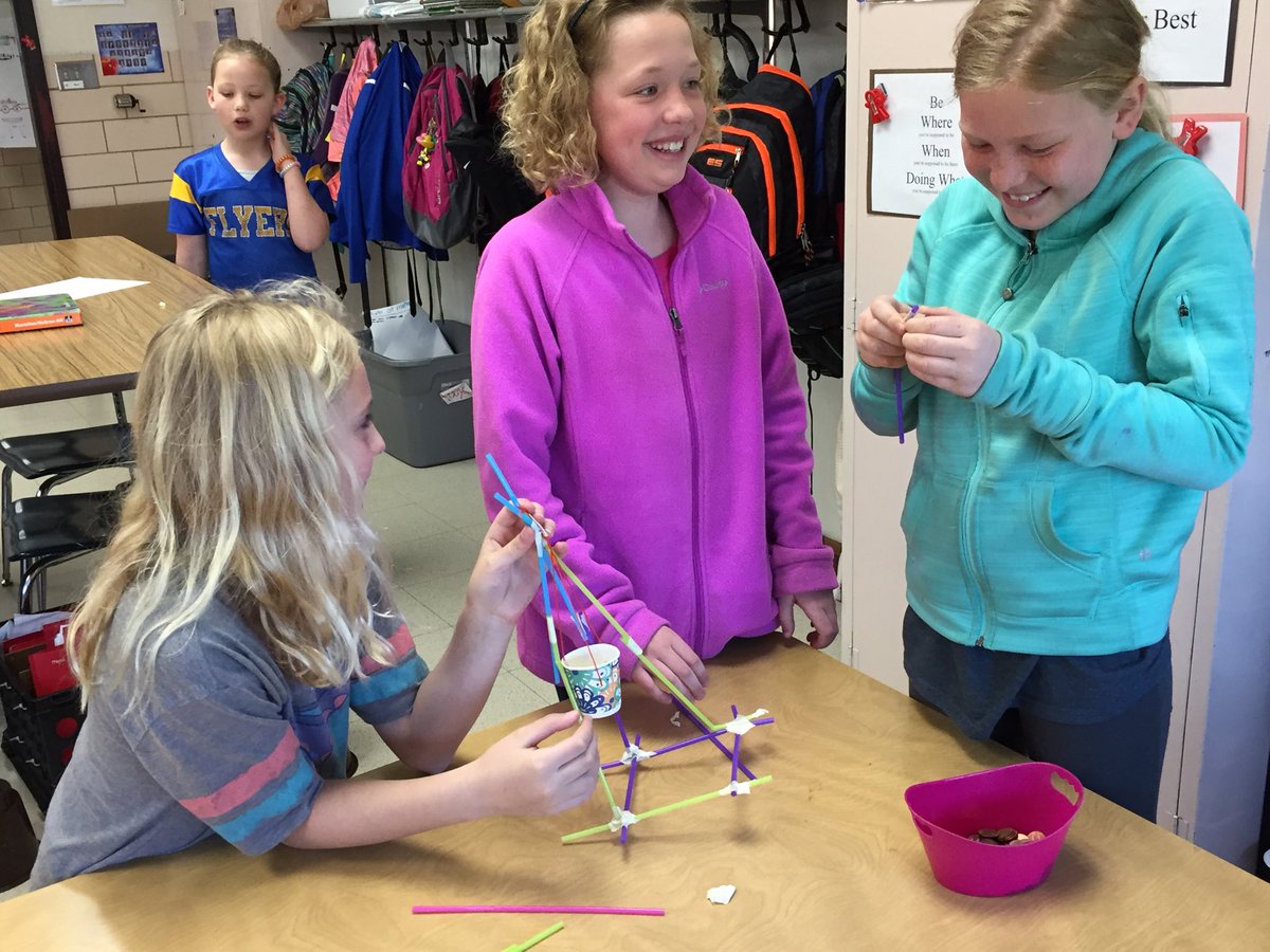 smithjmelem's tweet photo. STEM challenge with smiles and laughter #melemflyerpride https://t.co/GzNeqFN3Ye