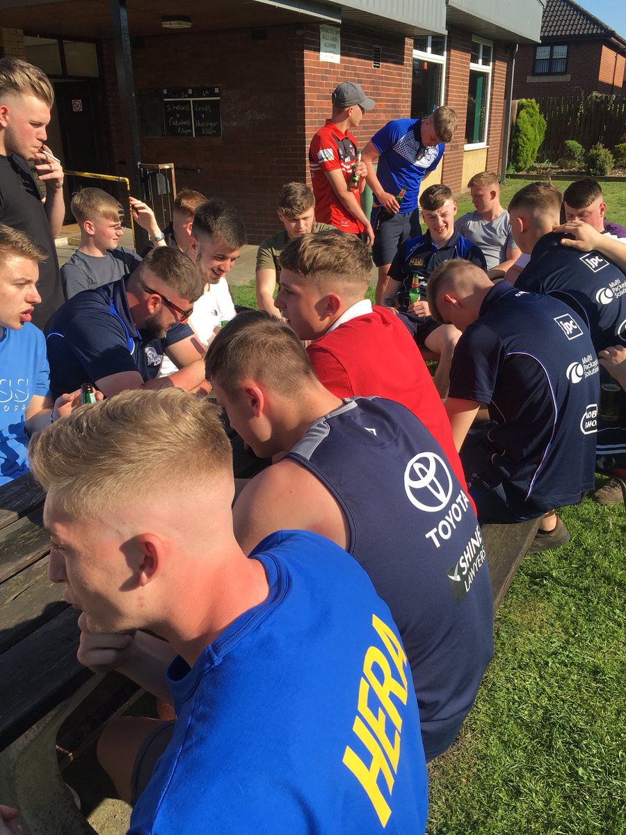 32-16 winners today against Shaw Cross! The lads are enjoying a beer in the sun 🔵⚪️☀️