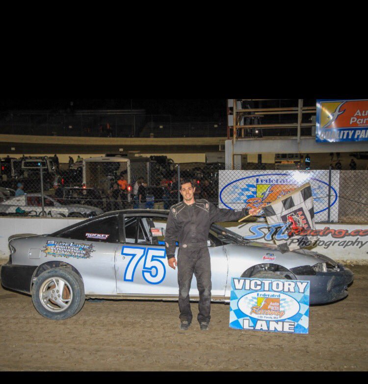 ASunshine8825's tweet photo. 2 for 2. Got the win, but the transmission broke on the last lap coming to the line. A lot of work to do! https://t.co/UP6Bd7uUrN