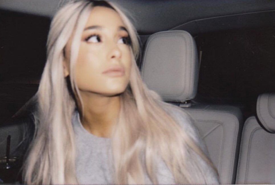 LackingStolen's tweet image. —; mama i wanna be an astronaut.