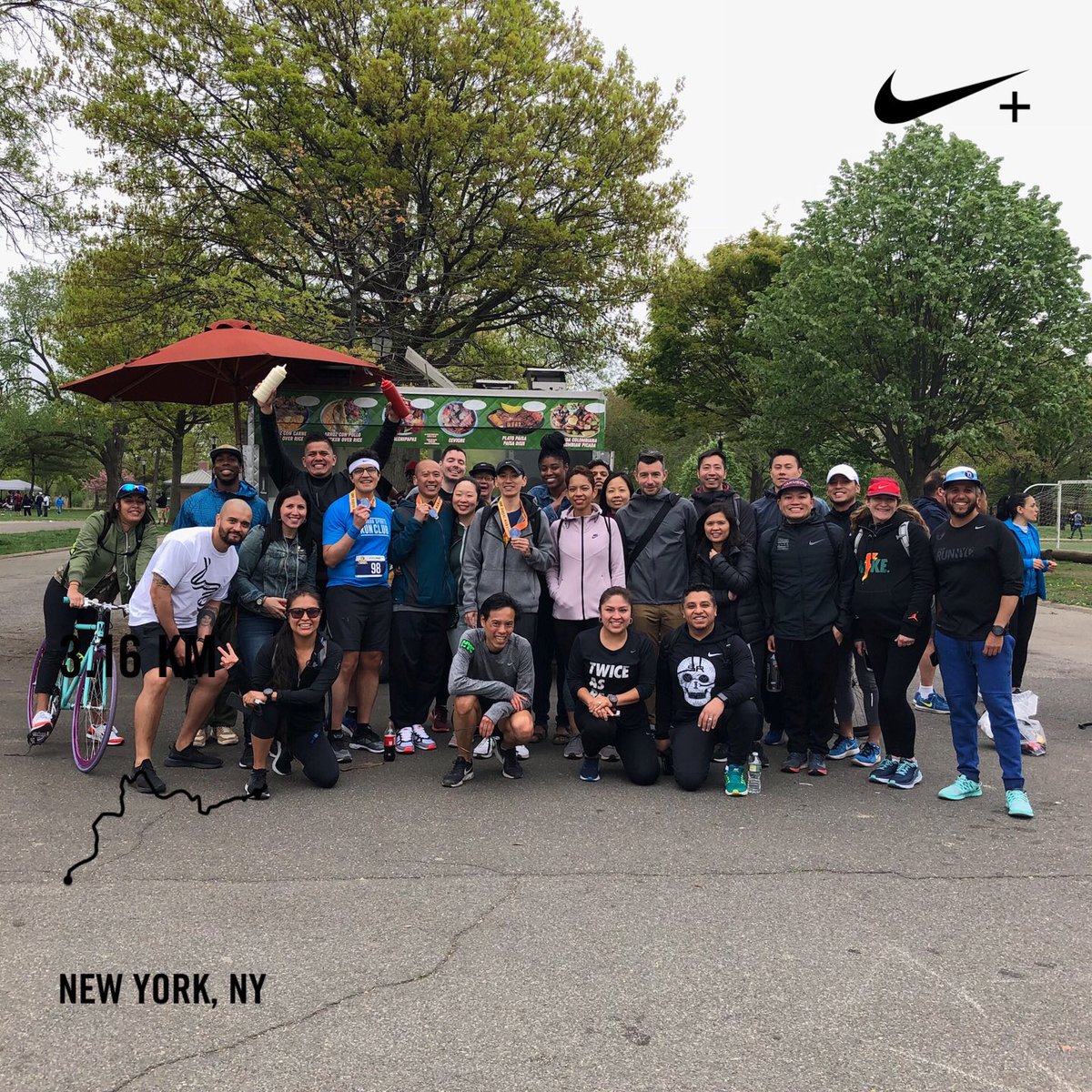 AE9941's tweet photo. Woke up late but went and cheered at the #queensmarathon with the squad!!! #justdoit @NikeRunning #nrc #nikenyc #nikeplus #47family #letyouryouout #neverstopexploring https://t.co/Bi5ioPuFEh