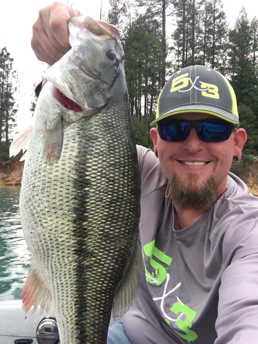 D_Phoenix13's tweet photo. In NorCal chasing spotted bass watching #basslive #7lbspot @MikeSuchan @RonnieMooreBass @davyhite https://t.co/XmTpYb5Uo3