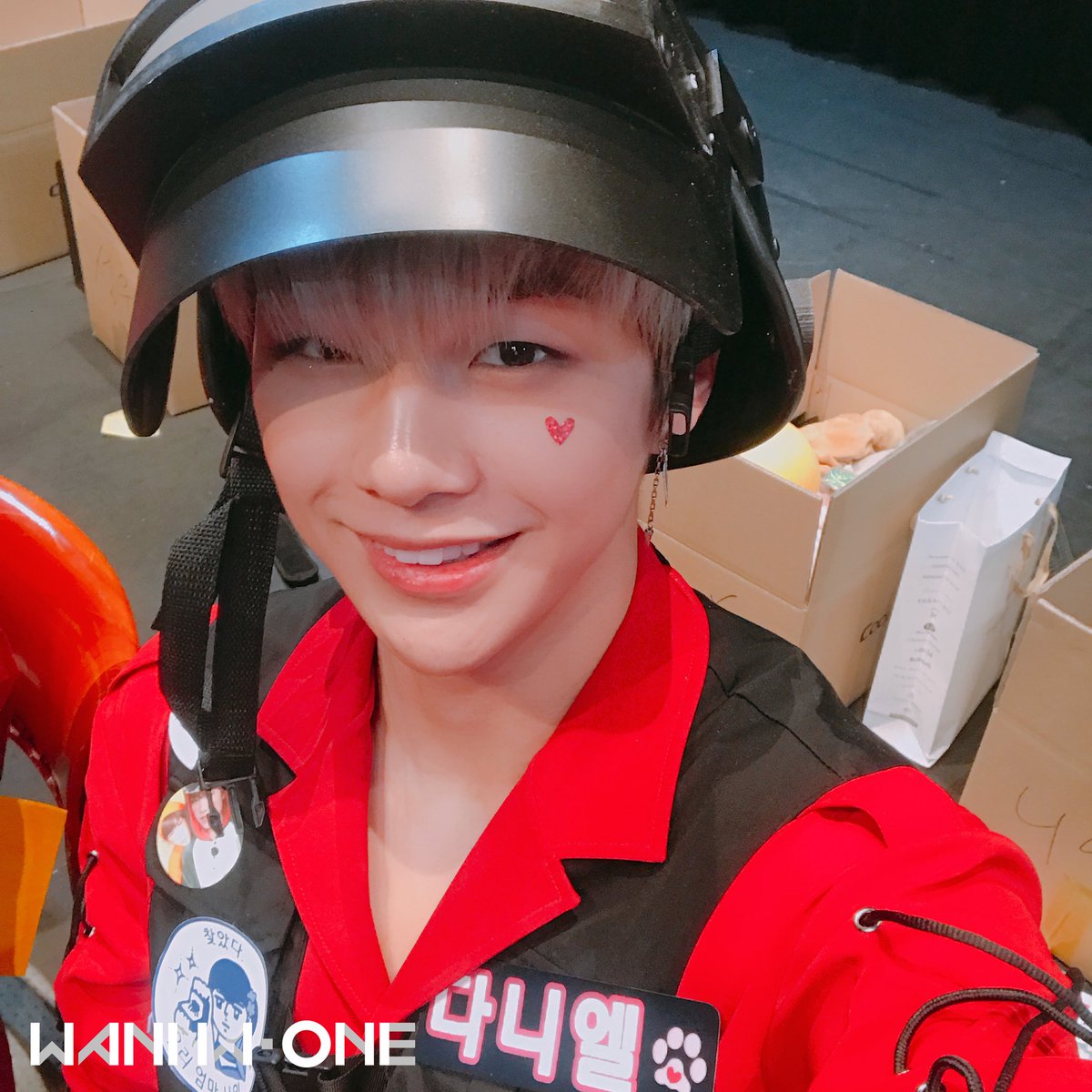 tbonwyW1's tweet photo. 180506
Wanna One Clip I.P.U 4th fansign selca
#강다니엘 #김재환 https://t.co/V0IF6MhNGo
