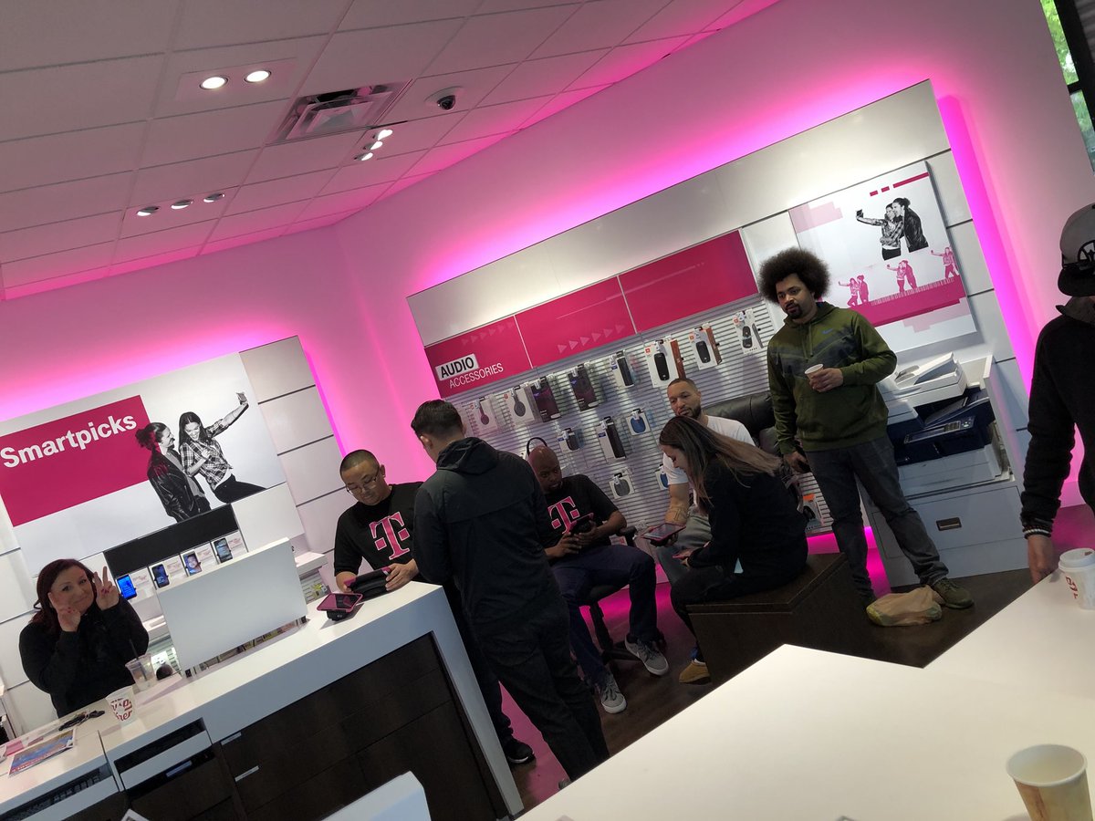 Rainier and Southside teaming up for a T-Mobile Connect launch partyyyy! #DigitalRevolution #Unstoppable #AreYouWithUs <a href="/arunramchan/">Arun</a> <a href="/c_cookston/">Cress Cookston</a> <a href="/mattpilatti/">Matthew Pilatti</a>