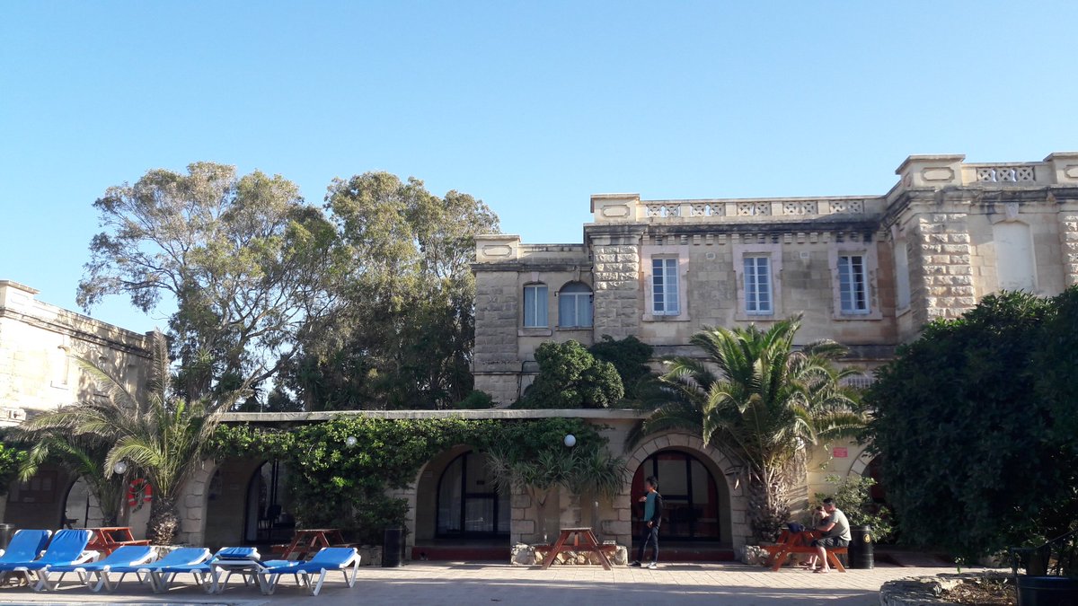 lacosmopolilla's tweet photo. ¡Recién aterrizada en #Malta! ✈ En esta residencia de estudiantes voy a pasar 15 días mejorando mi inglés 🤓📖 con @sprachcaffe_es ¡y también saldré a conocer la isla! Qué emoción, mañana empiezo las clases, tiene buena pinta ¿verdad? #sprachcaffe #sprachcaffemoment https://t.co/Cyo5QfiaOE