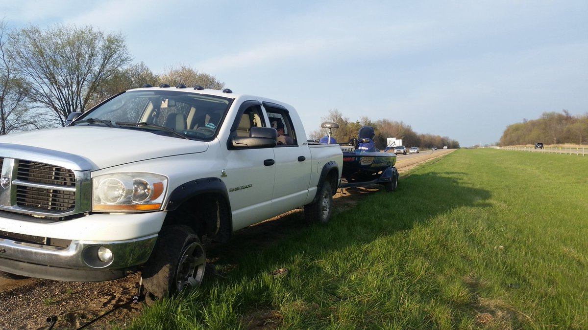 Customfishn's tweet photo. Bad end to a slow day on St.Clair. tons of pressure with windy conditions meant for tough fishing (only 25 fish caught) then blew a tire causing lots of damage to my truck. #PureMichigan #LakeStClair #2kjigs #McCainRods #RecLending #BassProShops #NitroPerformanceBassboats https://t.co/2zvjzTLHuP
