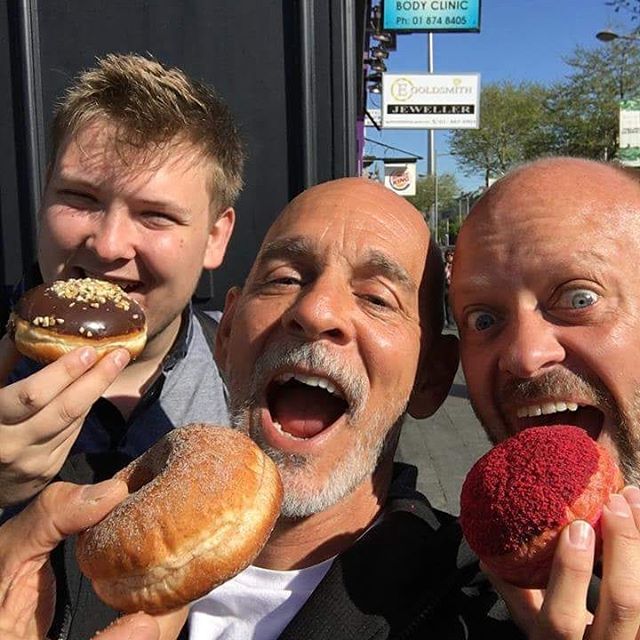DouglasKuhrt's tweet photo. Breakfast doughnuts with Kyle and Mark before teching Let Me Look At You as part of the Dublin LGBT festival. Mine was amazing! #letmelookatyou #dublingaytheatrefestival #doughnuts https://t.co/XD7dUdoIYM https://t.co/e1yhnhXlJ8
