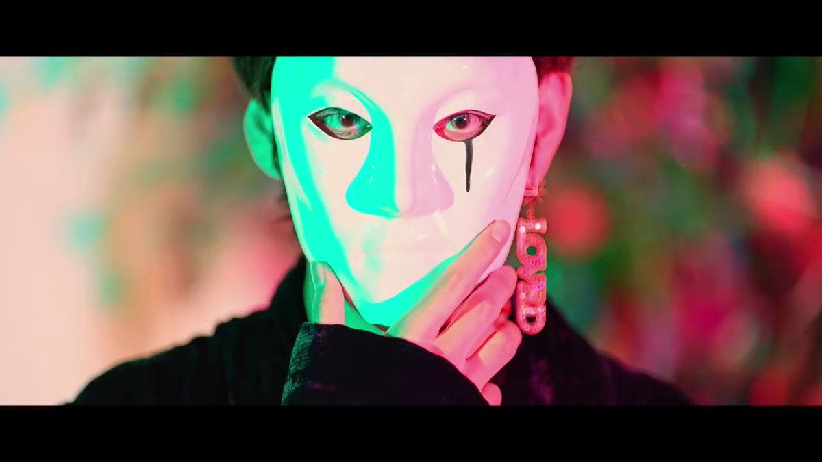 caicedobele1's tweet photo. Nose ustedes pero me identifique con esta careta de sentiemiento que ocultamos por dentro. ☄

@BTS_twt
 #Singularity 
#KimTaehyung 
#NamjoonInspiresMe https://t.co/d5L0z5lFKr