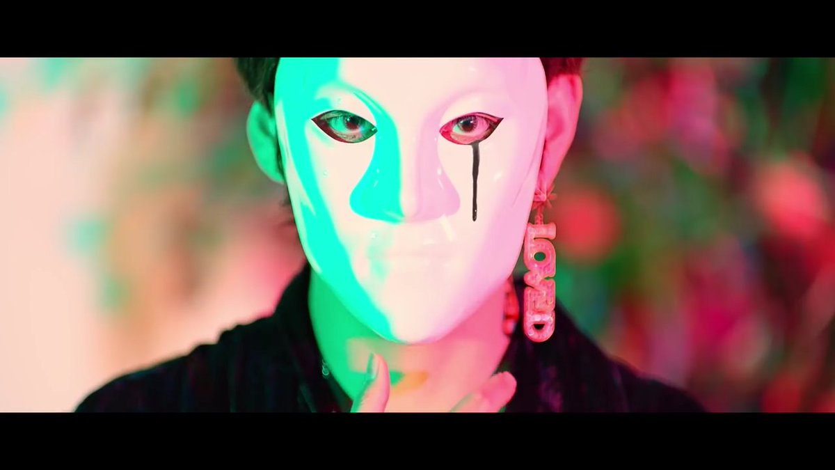 caicedobele1's tweet photo. Nose ustedes pero me identifique con esta careta de sentiemiento que ocultamos por dentro. ☄

@BTS_twt
 #Singularity 
#KimTaehyung 
#NamjoonInspiresMe https://t.co/d5L0z5lFKr