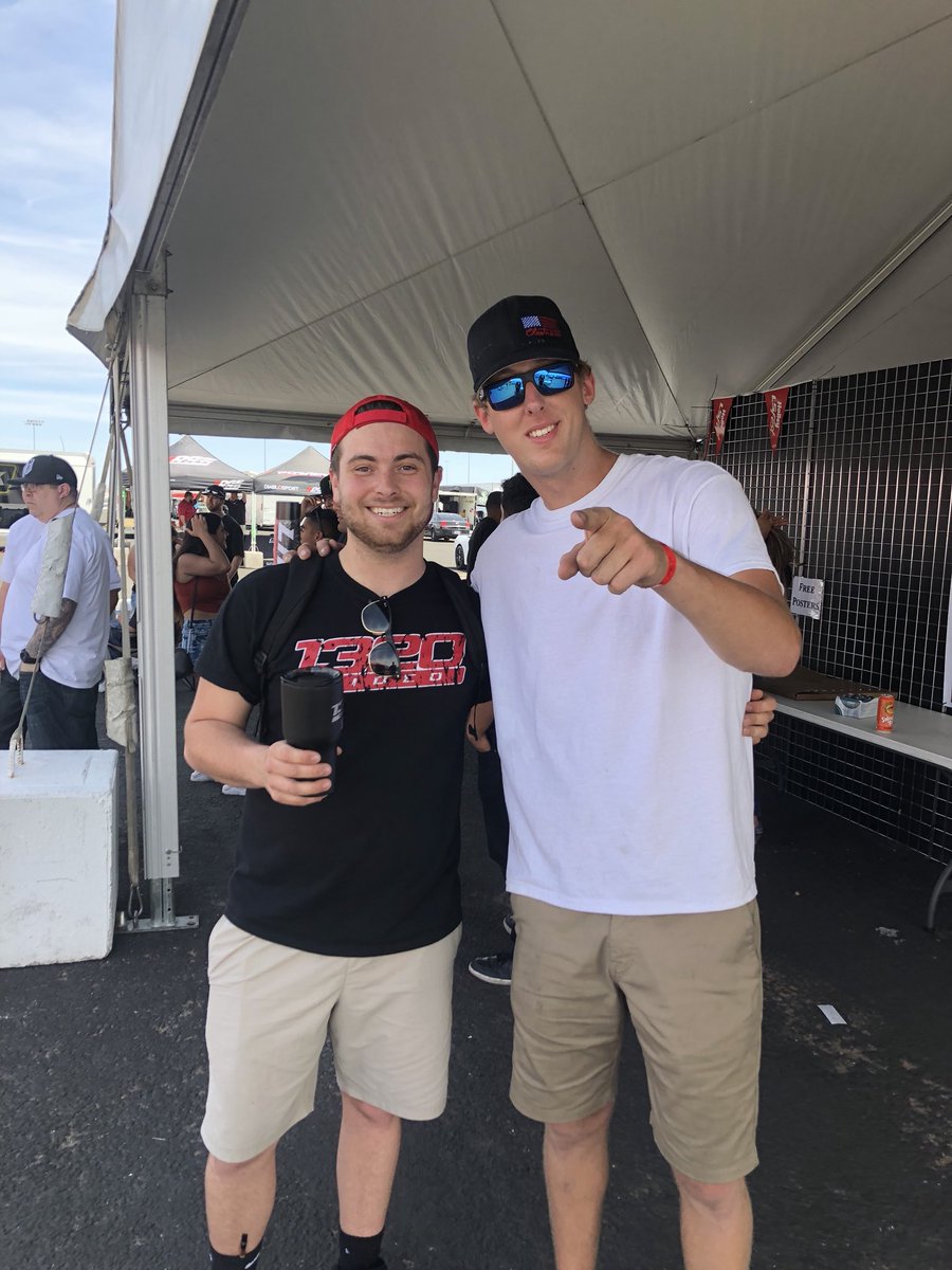 JRHV54's tweet image. Hell yeah brother! @1320Video #LSfestWest #DoitForDale