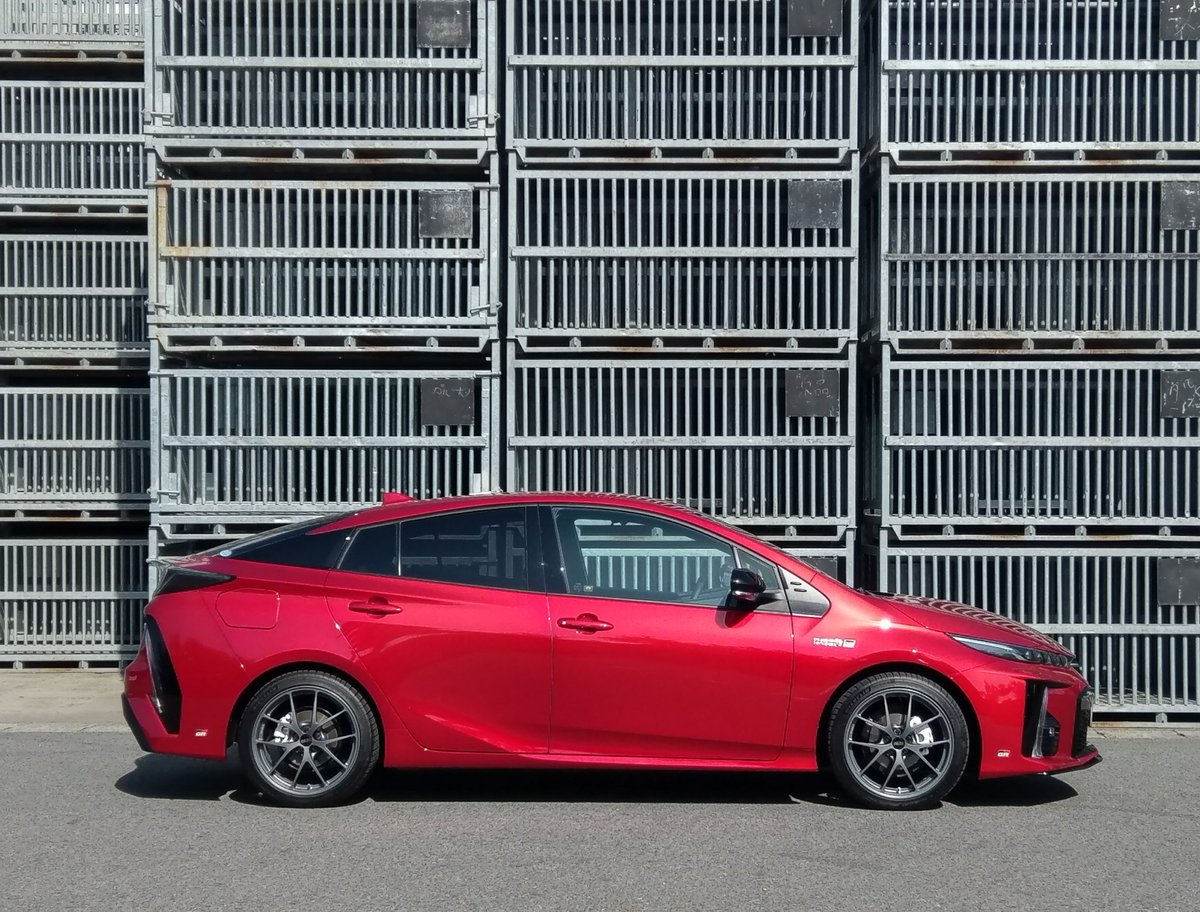 山本シンヤ در توییتر プリウスphv Grスポーツに s Ri A と ミシュランパイロットスポーツ4 の組み合わせ ノーマルよりノーマルっぽいかも
