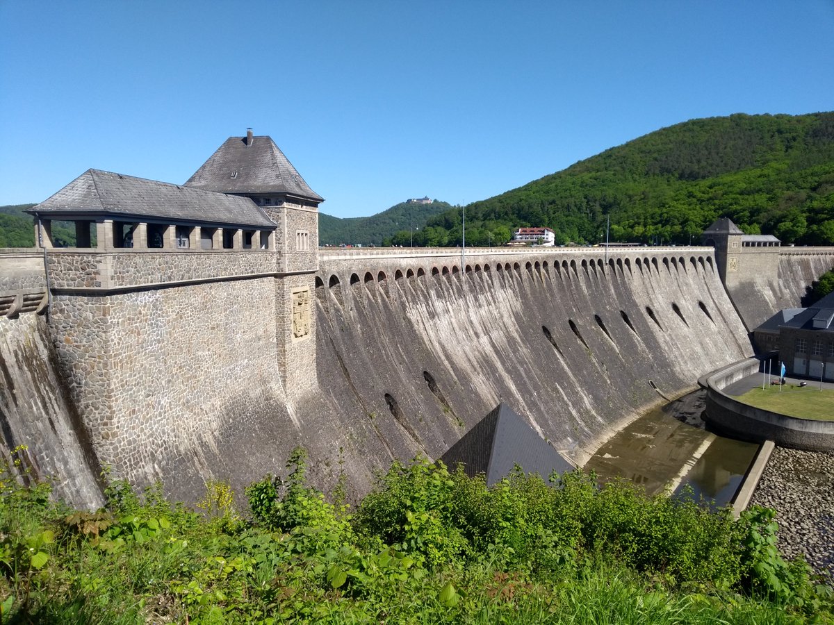 WarwalkerUpdate's tweet image. The Eder Dam, also breached by Barnes Wallis' famous "bouncing bombs" in the Operation Chastise raid. Each attacking Lancaster had to fly at 18 metres at 390 kph and drop the bomb exactly 390 metres from the dam.