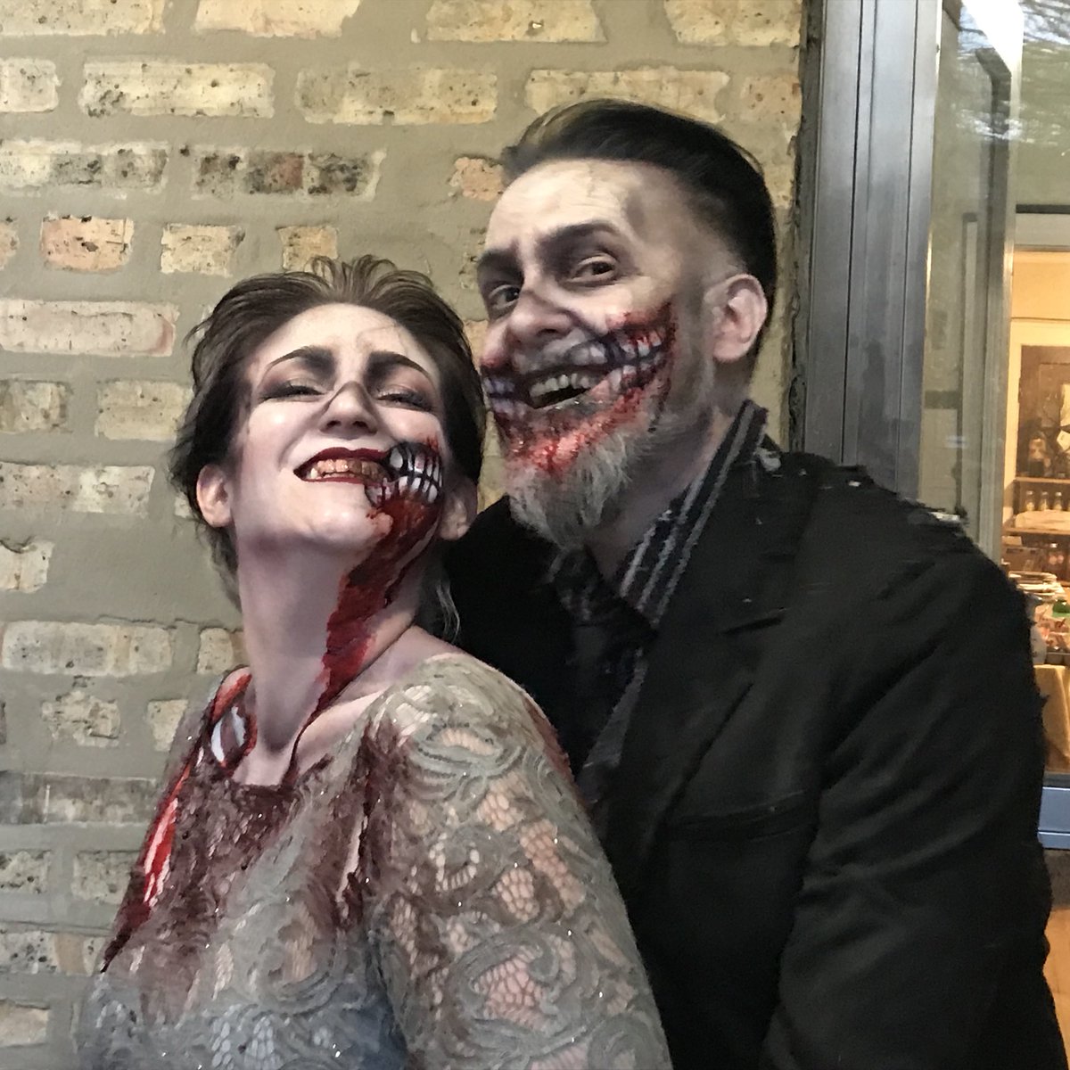 JeanMasco's tweet photo. Made some prom cuties yesterday ๐งโโ๏ธ๐งโโ๏ธโค๏ธ #zombiepromchicago #ZomPromChi https://t.co/BIuvGeXbFh