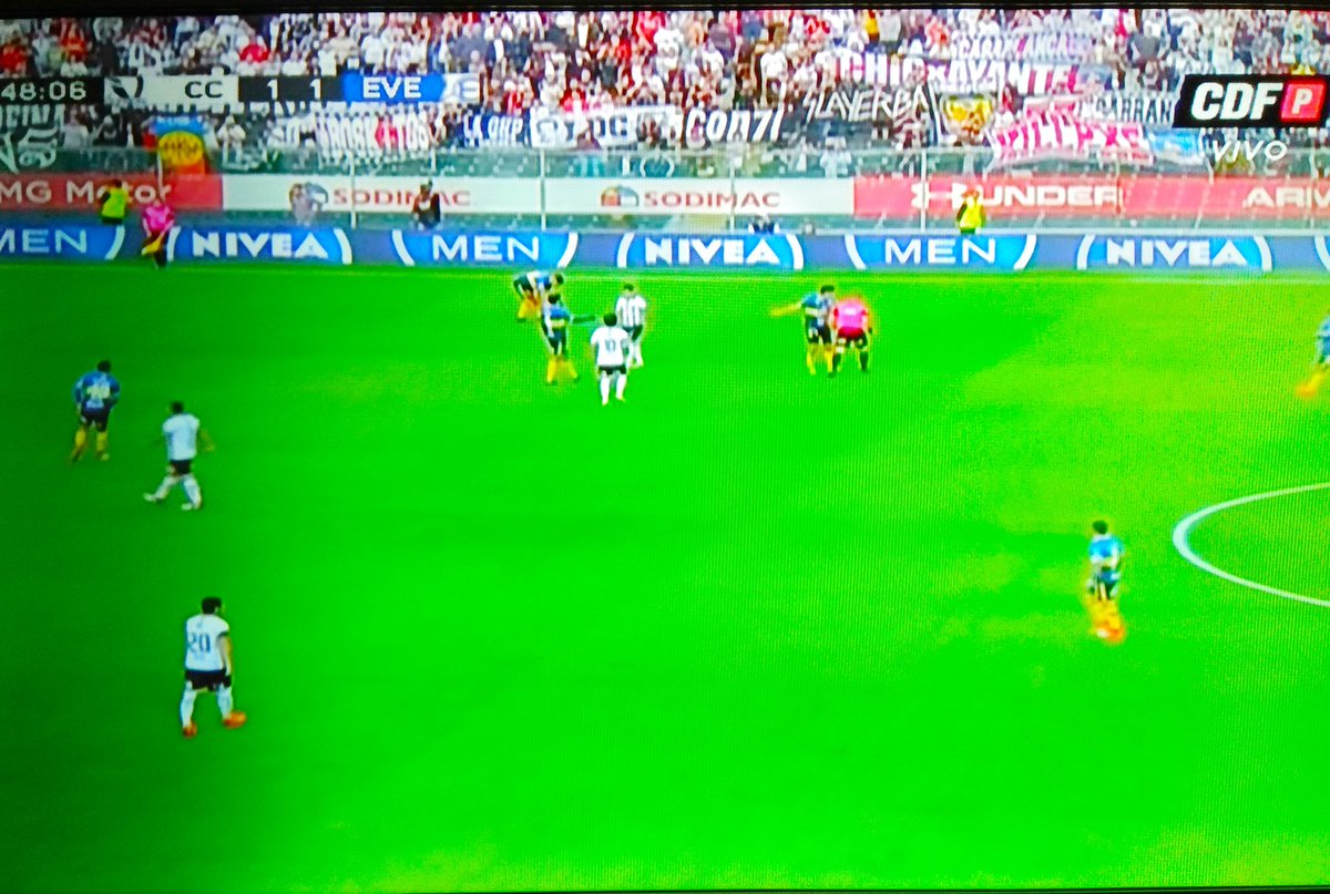 kambomilo's tweet photo. Con un fierro en cancha, le pegó Paredes y el 201... Pura sangre en la ruca! https://t.co/mqG6XWZj8p