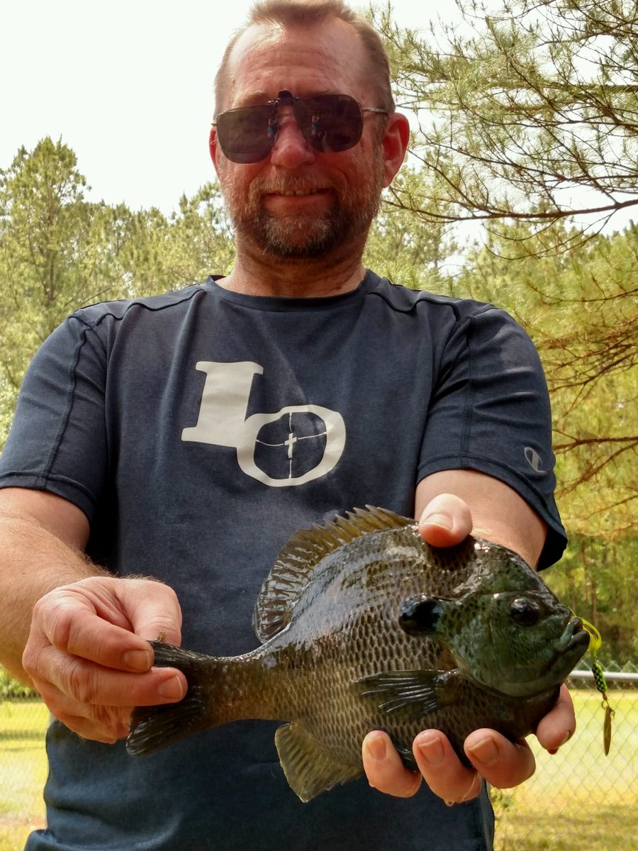 Hellholehunter's tweet photo. @IronmanOutdoors sporting the IO colors today while we wet a couple lines this afternoon. https://t.co/5wHgqNU2tf