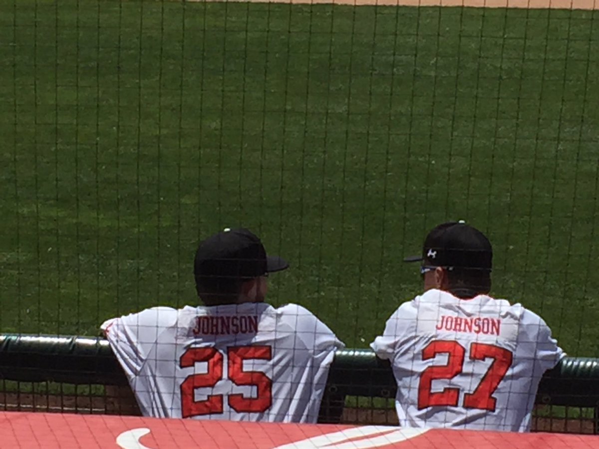 eggmanscult's tweet photo. #teammates #utesbaseball https://t.co/KdGe4DRAv1