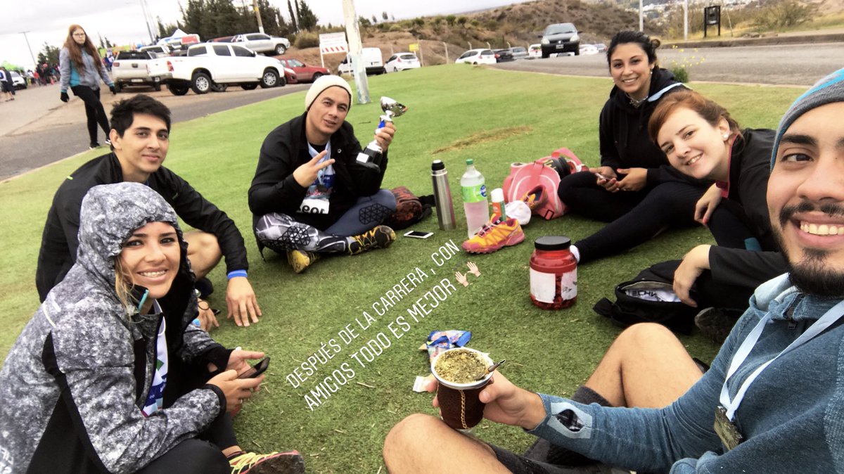 FedeaSacchi's tweet photo. Después de completar #bardasrun amigos y mates. #domingo https://t.co/wSIKWjqhHR