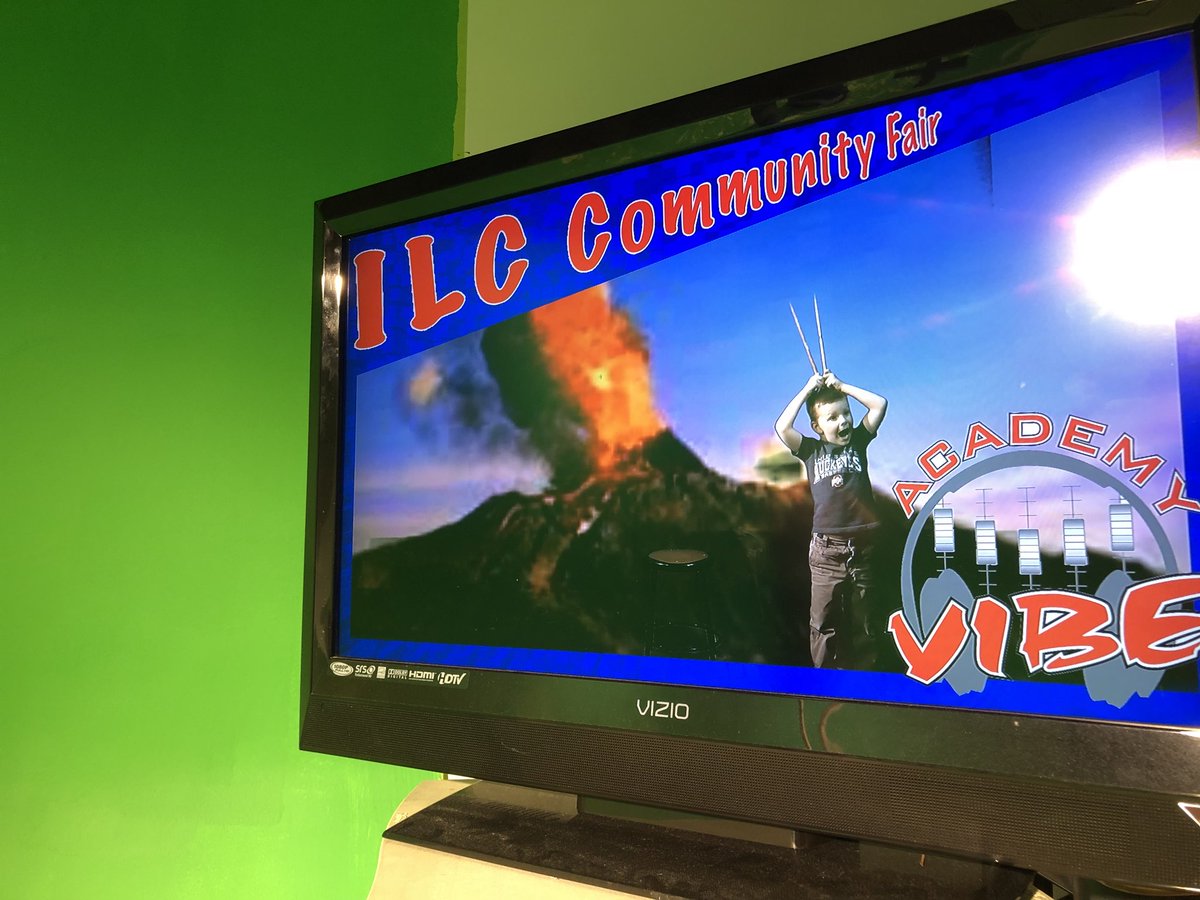 Coach_Morrison3's tweet photo. Reporting live from an erupting volcano at the #ilcfair https://t.co/mGCctEB6fu