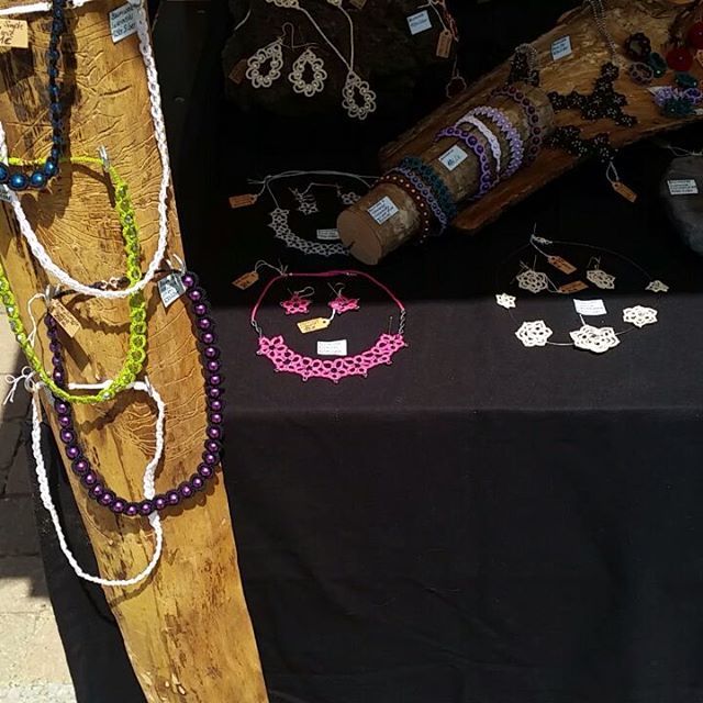 MLienshoft's tweet photo. Heute auf dem #markt in #bonndorf im #schwarzwald
Der #marktstand der #manufakturlienshöft mit #textilschmuck aus #baumwolle mit #glaswachsperlen und/oder #rocailles sowie edler #schmuck aus #seide mit #schmucksteine n wie #spinell ,#granat und #mondste… https://t.co/UgvW5slXMv https://t.co/BClEKk92mG