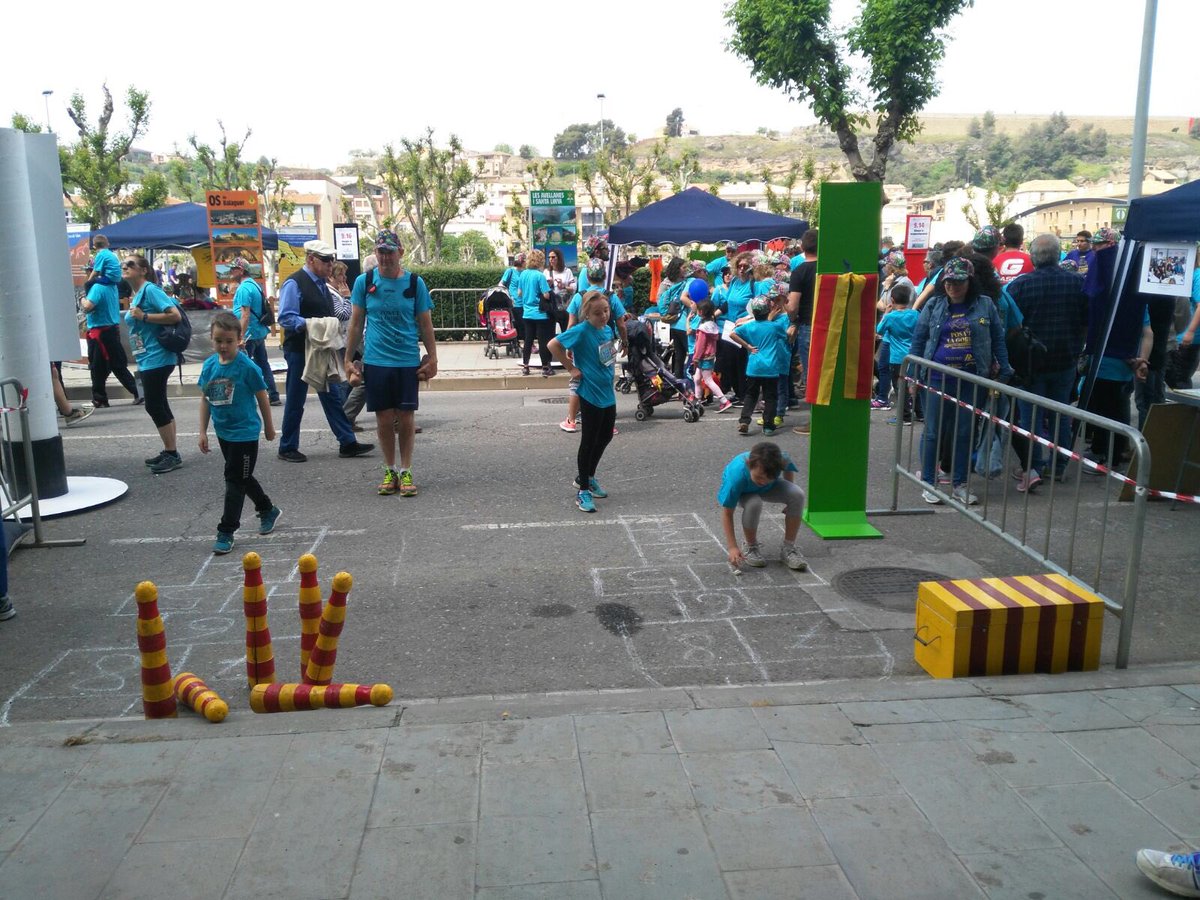 cursadelaserp's tweet photo. Avui han participat en la Fira Posa't la Gorra a Balaguer 2018, Ass.Dones de la Guardiola, AMPA i OC La Sentiu, @posatlagorrabalaguer, s'han solidaritzat amb la causa i s'han posat la gorra per tots els nens i adolescents amb càncer infantil, que protegeix AFANOC. https://t.co/HS1IZwEZel